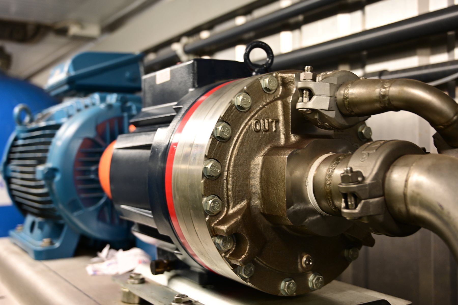 Pump and flange detail inside a ROTREAT plant